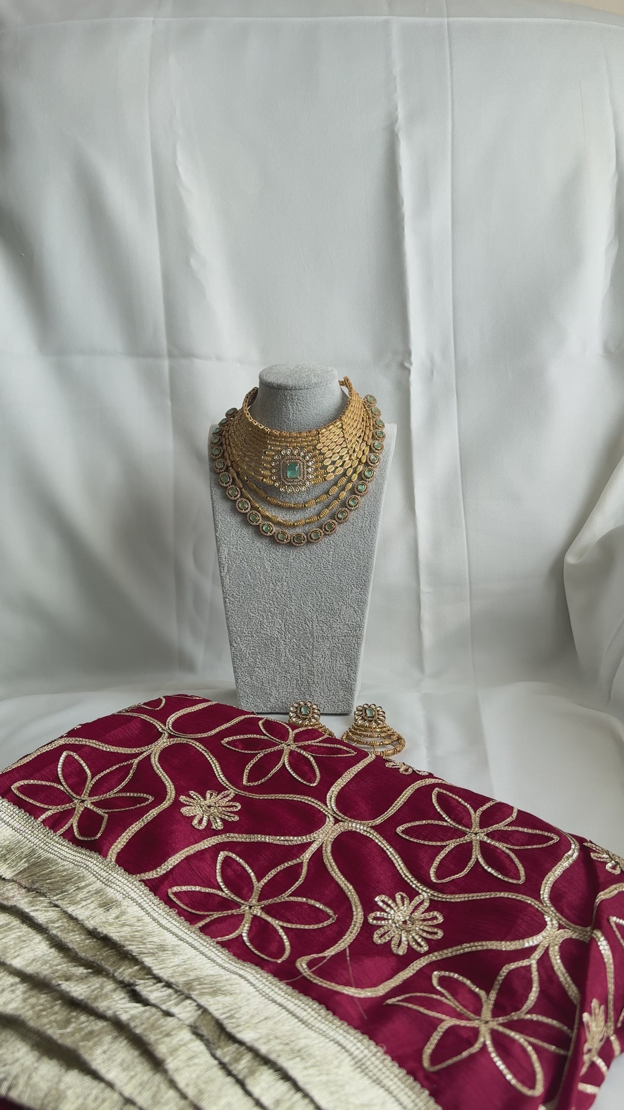 Choker Set & Earrings with Mint Green Detailing