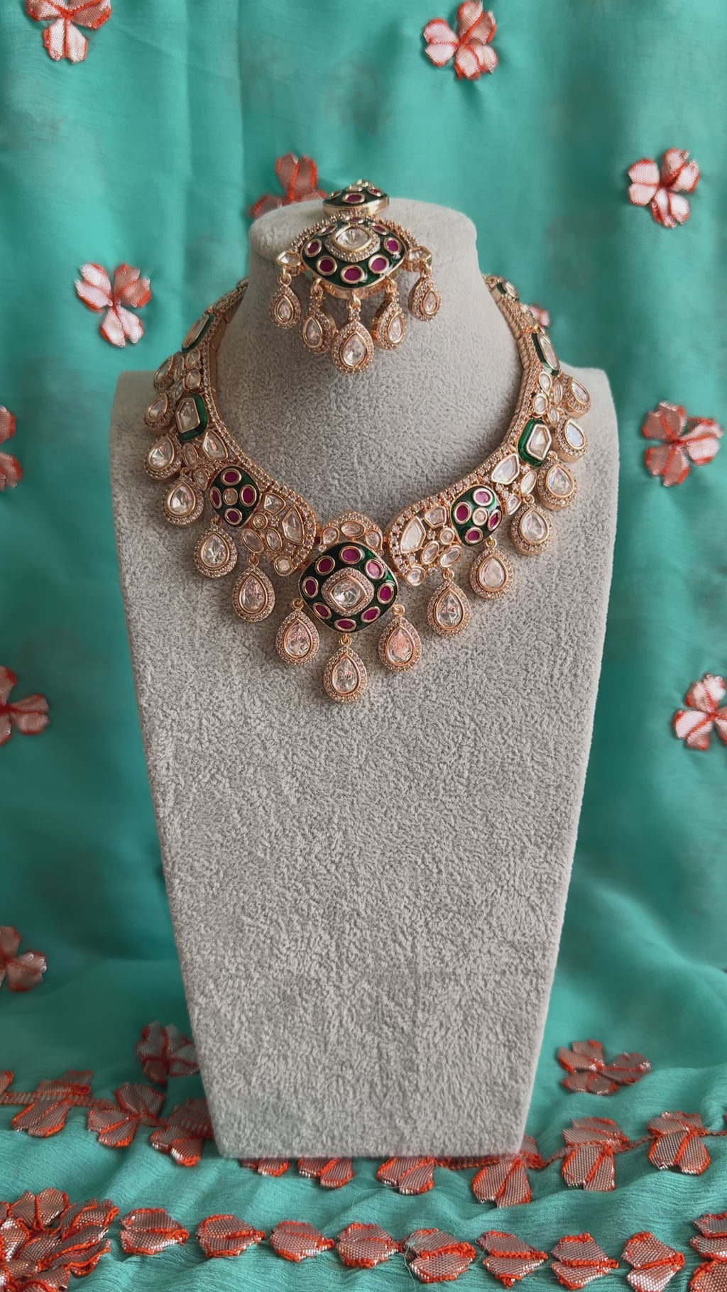 Choker Set w/ Pink & Green Detailing, Tikka & Earrings