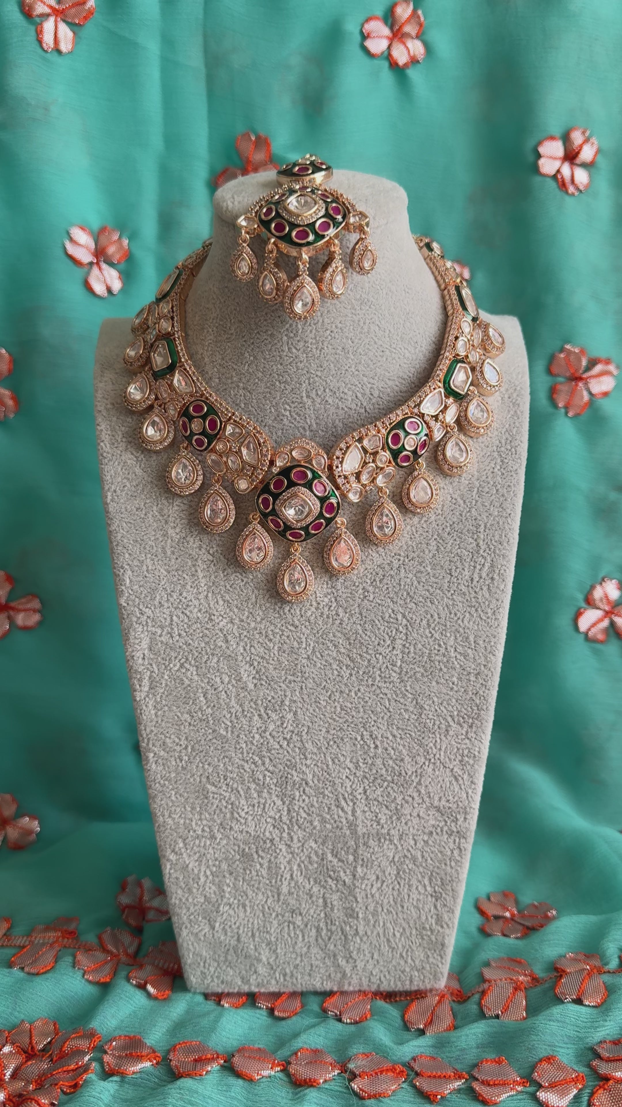 Choker Set w/ Pink & Green Detailing, Tikka & Earrings