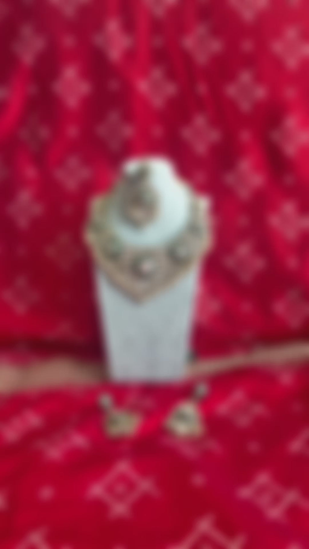 Kundan Necklace w/ White Pearls, Matching Tikka & Earrings